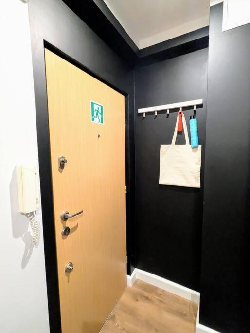 Leilighet Cozy 2rm With 2xworkspace