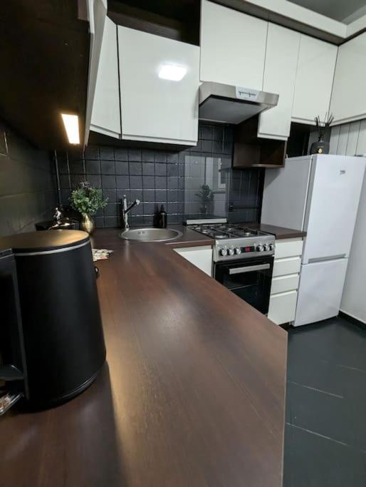 Cozy 2rm With 2xworkspace Leilighet Warszawa